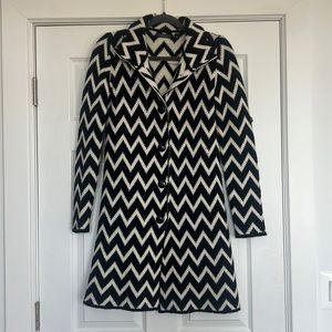Classic Chevron patterned women’s Wool coat size Medium Black and White
